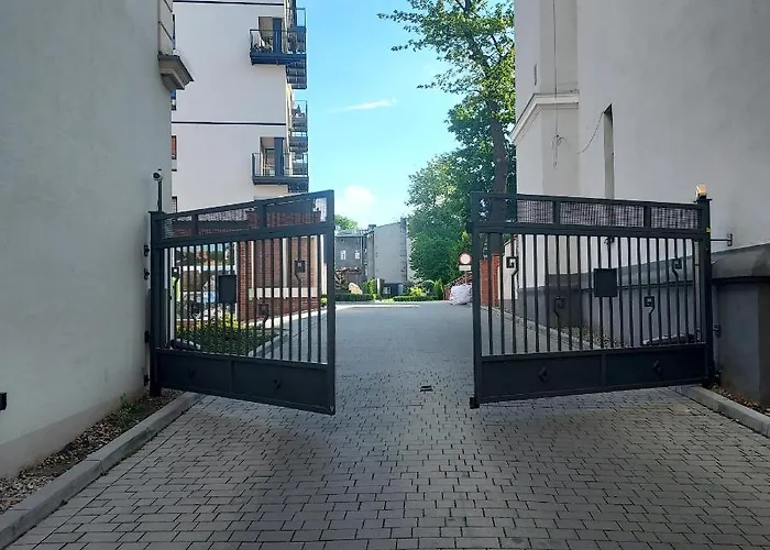 Diamentowy Z Garazem -centrum Gliwic *